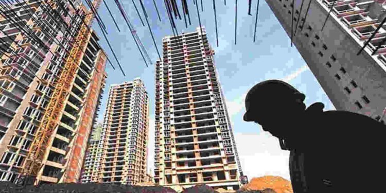 Labor Deficit in Construction Sector Raises Alarm 1 Real Estate India, Construction Industry, Workforce Shortage, Labor Crisis, Skill Development, Indian Economy, Employment, Real Estate Labor Shortage, Construction Worker Crisis, NAREDCO, CREDAI, Tata Projects, Niranjan Hiranandani, S.N. Subrahmanyan, India Real Estate Workforce, Construction Labor Shortage India, Skill Development Programs India, Real Estate Industry Concerns, Indian Construction Workers,