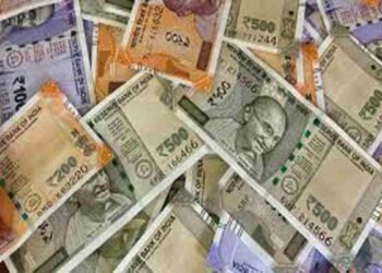 Odisha Liquor Factory Heist, Kalahandi Liquor Factory Robbery, ₹3.5 Crore Recovered, 8 Dacoits Arrested, Jharkhand Dacoits, Liquor Factory Robbery, Dacoity in Odisha, Odisha Crime, Jharkhand Crime, Inter-State Crime, Police Operation, Dharmagarh, Kalahandi District, Robbery Arrests, Cash Recovery, Gang Arrested, Multiple Robberies, Arms Recovered, CCTV Footage Removed, 8 Dacoits Nabbed in Jharkhand After Odisha Liquor Factory Heist, ₹3.5 Crore Recovered in Odisha Liquor Factory Robbery Case, Gang Behind Multiple Robberies Across Odisha and Jharkhand Arrested, Masked Robbers Hold Employees Hostage in Kalahandi Liquor Factory Heist, Cross-State Police Coordination Leads to Arrests in Odisha Liquor Factory Robbery, Odisha Heist, Kalahandi Crime, Jharkhand Arrests, Odisha Liquor Factory Robbery Case, Kalahandi Dacoity News, Crime News Odisha,odisha police