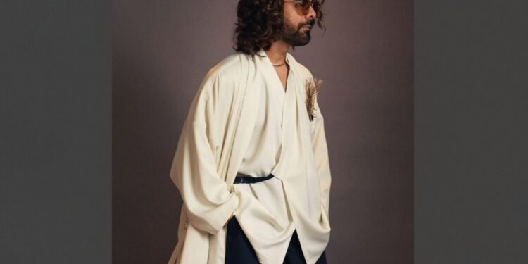 Jigar Saraiya’s Emotional IIFA Tribute: Honoring His Late Parents in a Custom Zaid Farouki Creation 1 Jigar Saraiya