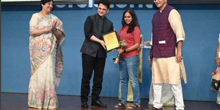 deAsra Foundation, Entrepreneur Excellence Awards 2025, Vinay Sapru, Anand Deshpande, Persistent Systems, Entrepreneurship, Small Businesses, Startups, India, Pune, Awards Ceremony, Guest of Honour, Innovation, Business, Filmmaker, Emotional Branding, Creativity in Business, Indian Entrepreneurs, Philanthropy, Forbes Billionaire List,