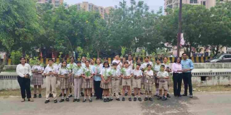 Gaurs Group, Ek Ped Maa Ke Naam 2.0, plantation drive, UP Government, sustainable development, environmental responsibility, Gaur Yamuna City, Gaur City, Gaur Airocity, Gaurs International School