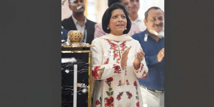 Gaur City Mall's 6th Year: Unparalleled Shopping, Rewards & Community Hub 1 Gaur City Mall, 6th Anniversary, Shopping Offers, Mall Celebration, Noida Extension, Festive Deals, Retail Excellence, Discounts, Prizes, Gaurs Group