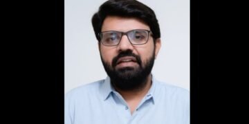 Indian entrepreneur, Sitaram Patel, business success story, inspiring journey, entrepreneurship India, Khandwa, Madhya Pradesh, business empire, mobile business, startup story, perseverance, hard work, mother's sacrifice, rags to riches, small business success, Indian businessman, entrepreneur success story, HDM Sales, Shri Dadaji Mobile,Sitaram Patel, entrepreneurship, success story, business growth, overcoming poverty, inspirational journey, Madhya Pradesh, family business, Khandwa, Shri Dadaji Mobile,