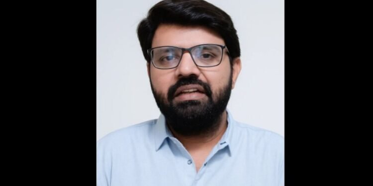 Indian entrepreneur, Sitaram Patel, business success story, inspiring journey, entrepreneurship India, Khandwa, Madhya Pradesh, business empire, mobile business, startup story, perseverance, hard work, mother's sacrifice, rags to riches, small business success, Indian businessman, entrepreneur success story, HDM Sales, Shri Dadaji Mobile,Sitaram Patel, entrepreneurship, success story, business growth, overcoming poverty, inspirational journey, Madhya Pradesh, family business, Khandwa, Shri Dadaji Mobile,