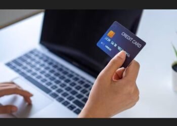 credit card balance transfer, balance transfer mistakes, CIBIL score, credit score damage, credit card debt, balance transfer tips, avoid debt