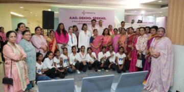 Medanta Noida, Aao Dekho Seekho, Breast Self-Examination, BSE training, Breast Cancer Awareness, Early Detection, Medanta Cancer Institute, Jaanta Hai Medanta, Women's Health Noida