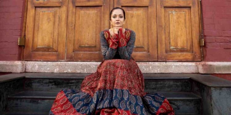 Sheena Chohan Emerges as Pan-India Force with Tamil Film ‘Arjunanin Allirani’ 1 Sheena Chohan, Arjunanin Allirani, Tamil folk drama, Vino Vikraman Pillai film, Ilaiyaraaja music, B Jeyamohan, EBG Films, Tamil cinema news