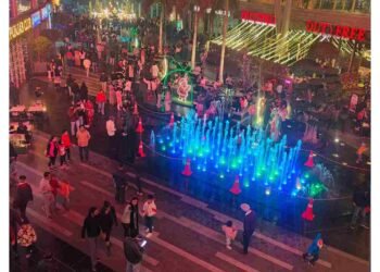 Uptown by Advant, Noida footfall, New Year shopping Noida, Advant Navis news