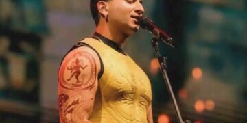 Santanu Hazarika mehendi, Rishab Rikhiram Sharma, full arm mehendi design, contemporary mehendi art, sitarist collaboration