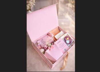 Ishaari Gifts, Mother’s Day hampers 2026, personalized gifts India, gifts for moms, premium gifting brand