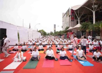 International Yoga Day Ghaziabad, KW Delhi 6 Mall events, Raj Nagar Extension, Yoga Day celebration, local events in Ghaziabad