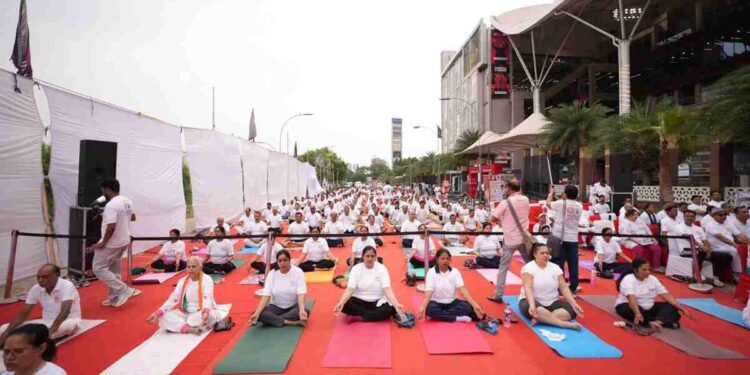 International Yoga Day Ghaziabad, KW Delhi 6 Mall events, Raj Nagar Extension, Yoga Day celebration, local events in Ghaziabad